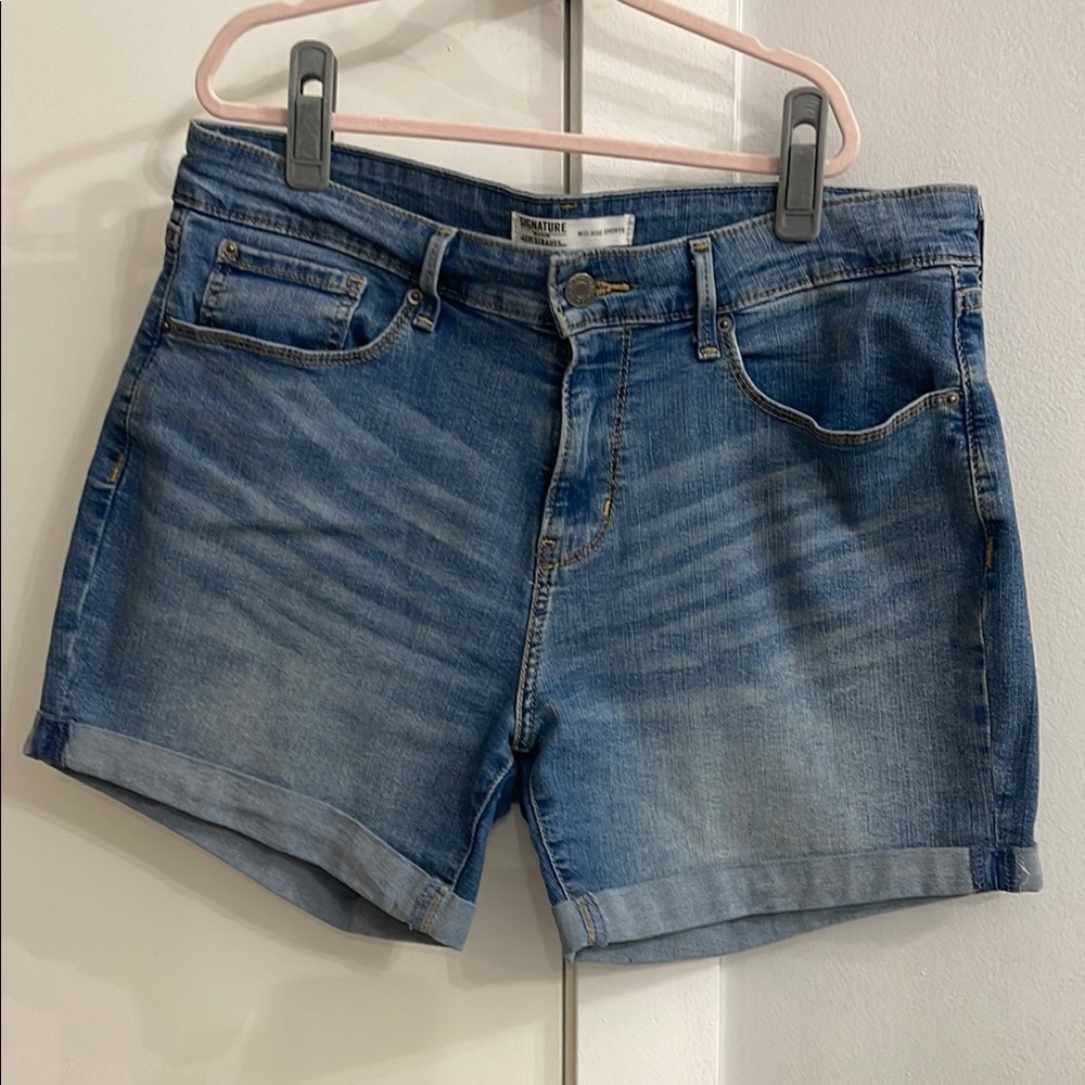 Signature by Levi Strauss Blue Jean Shorts Mid-Length